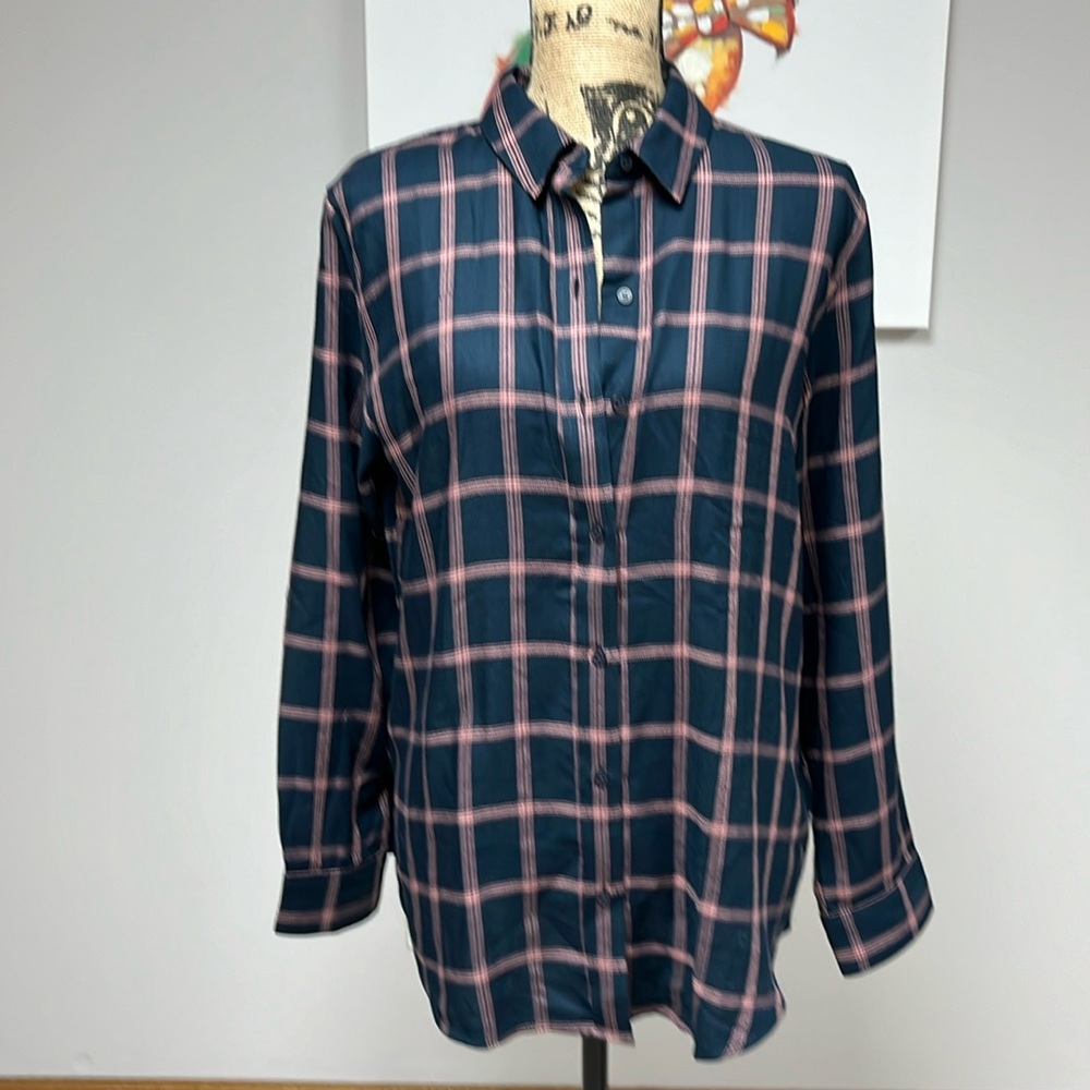 Banana Republic boyfriend shirt. NWT